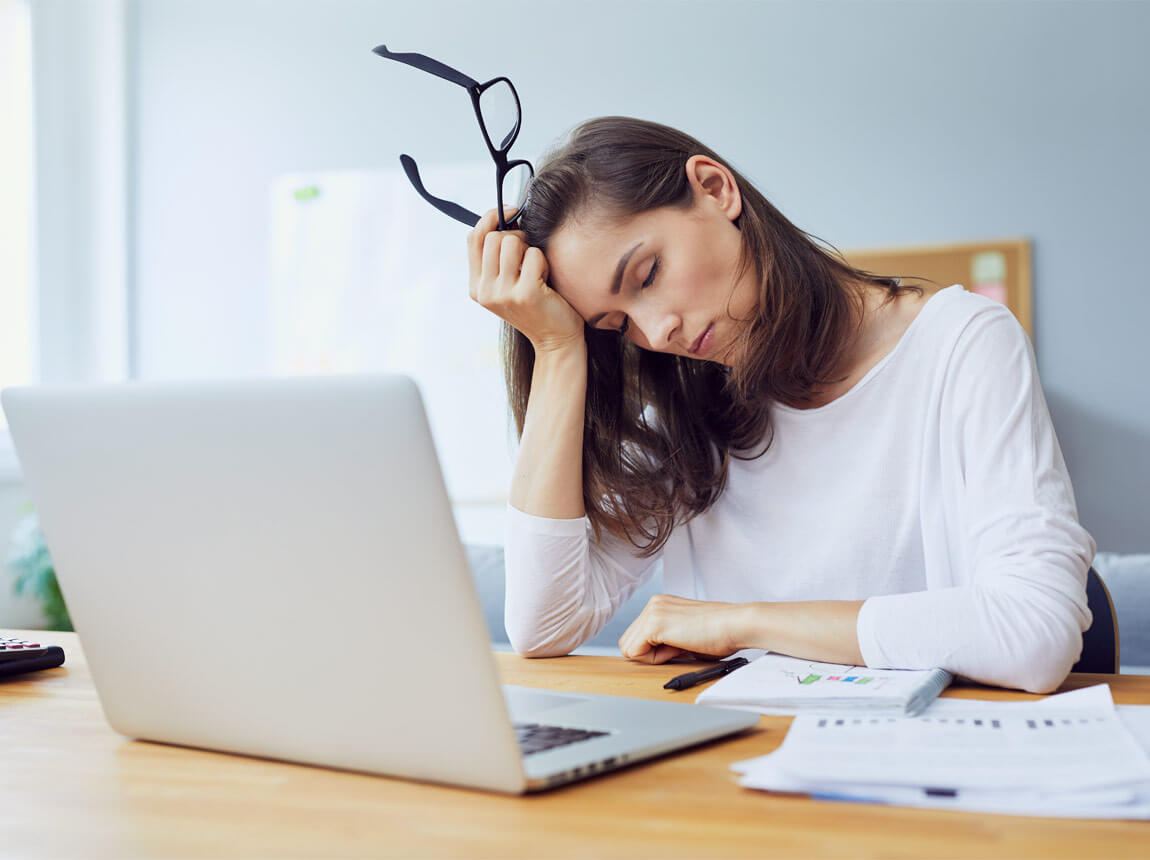 fáradt nő - alváshiány 