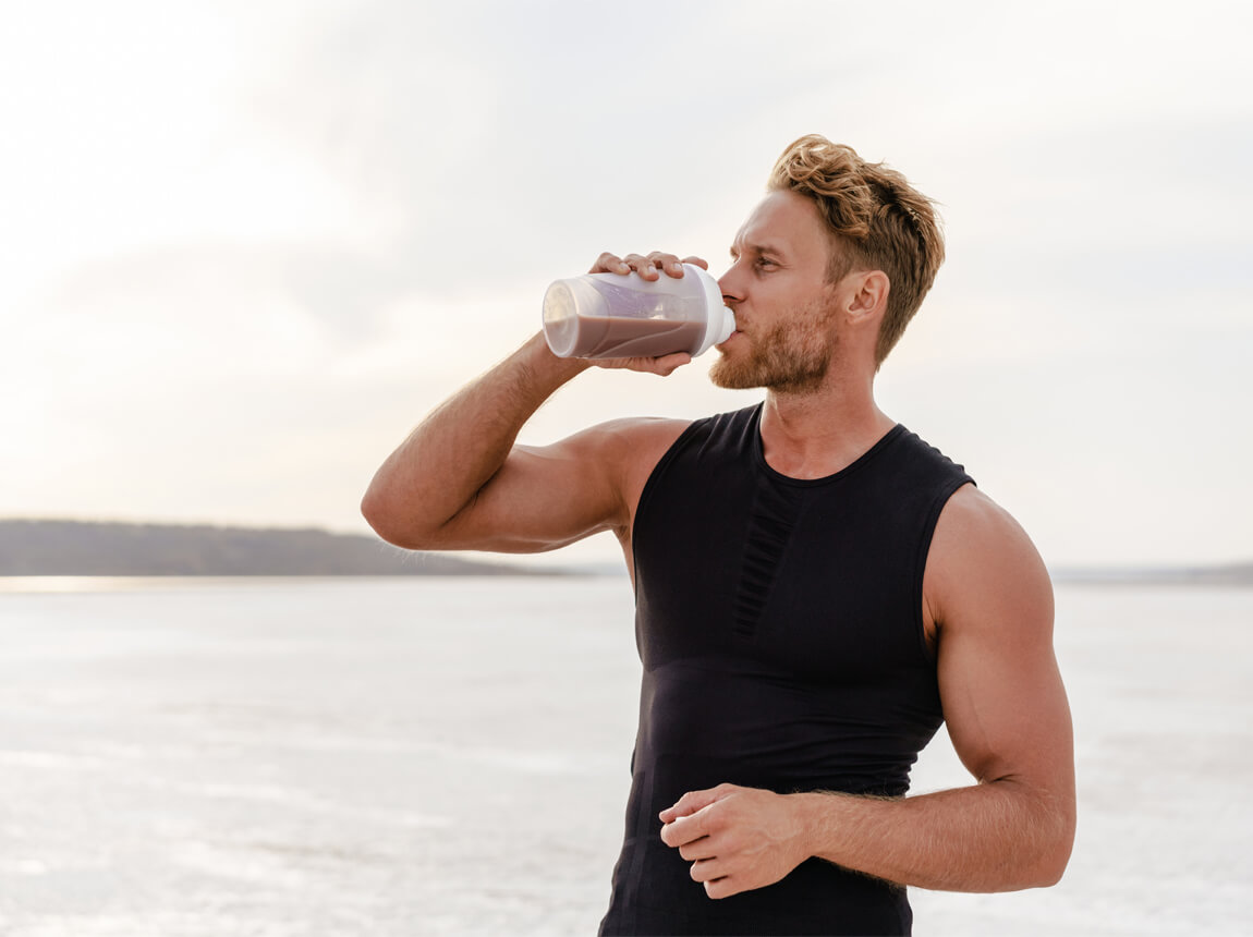 férfi fehérjeturmixszal 