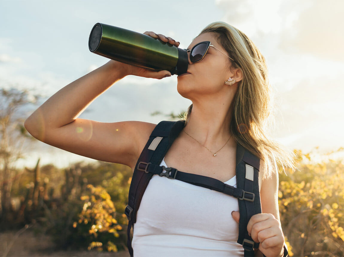 női - hidratálás, hegyi túrázás 