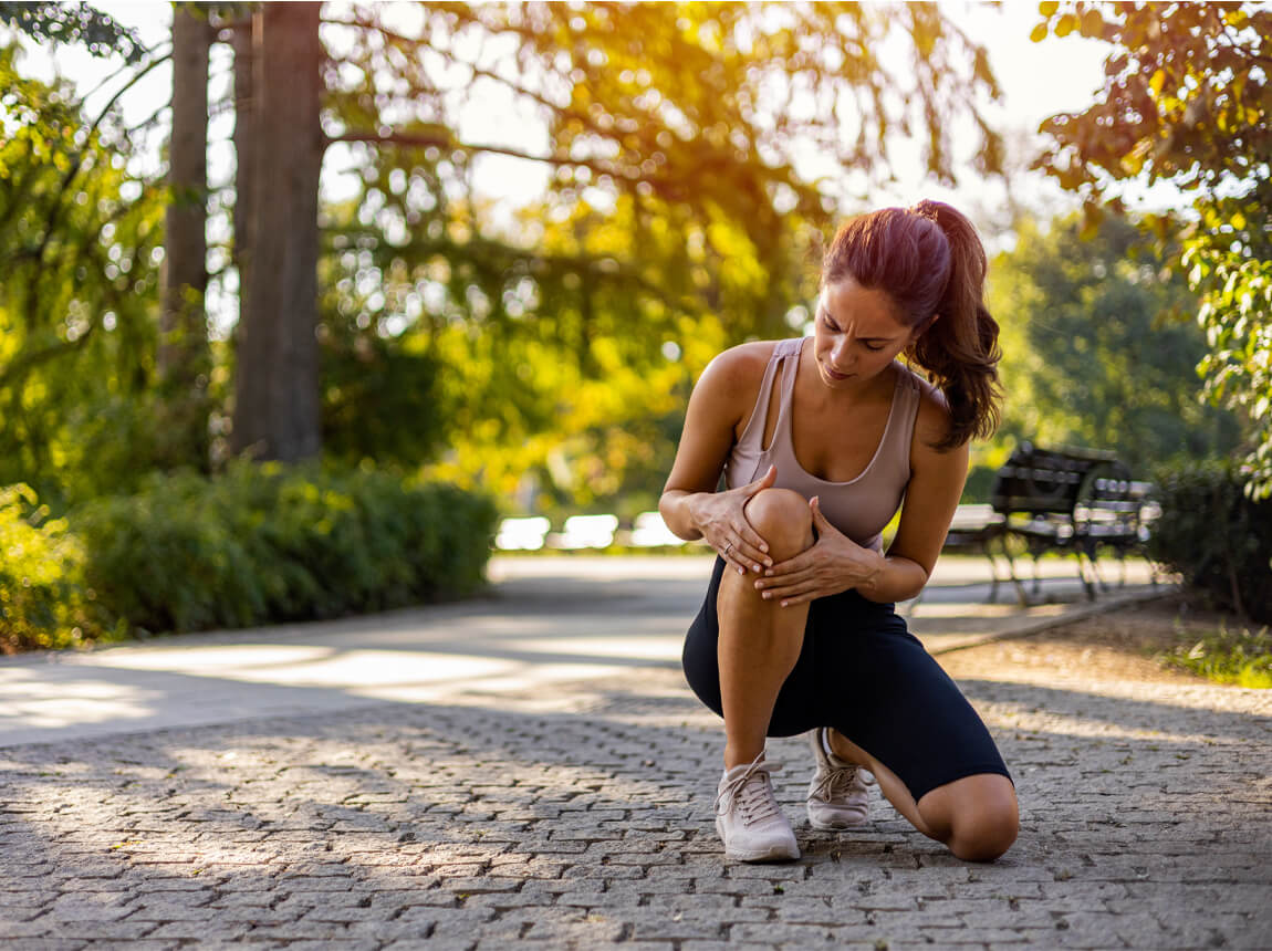 nő - térdfájdalom 