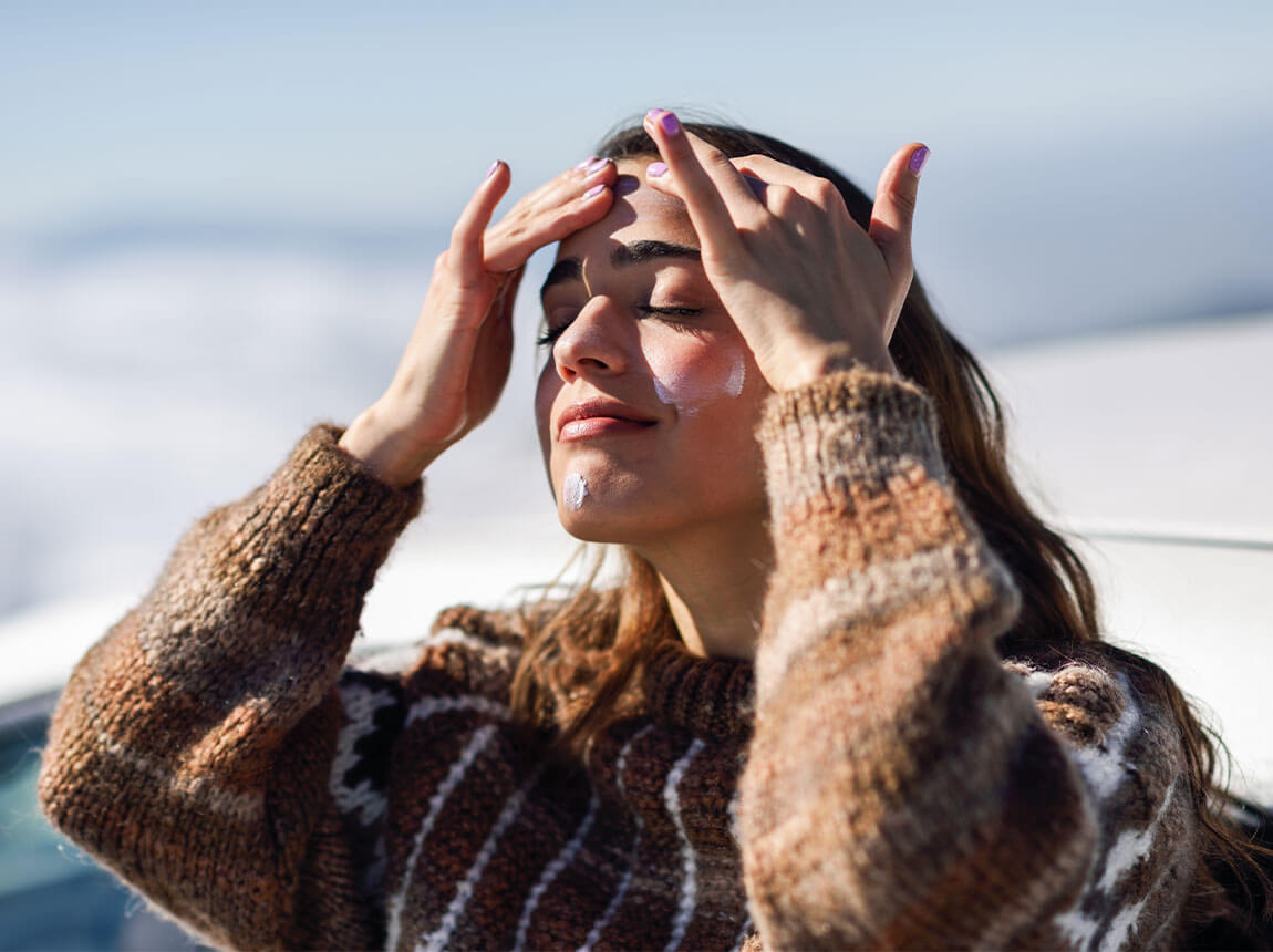 nő - &aacute;polt bőr t&eacute;len