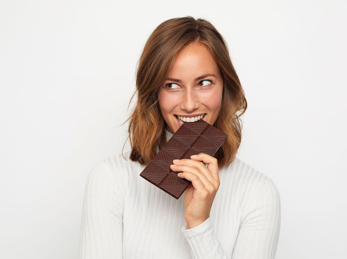 csokol&aacute;d&eacute;s nő