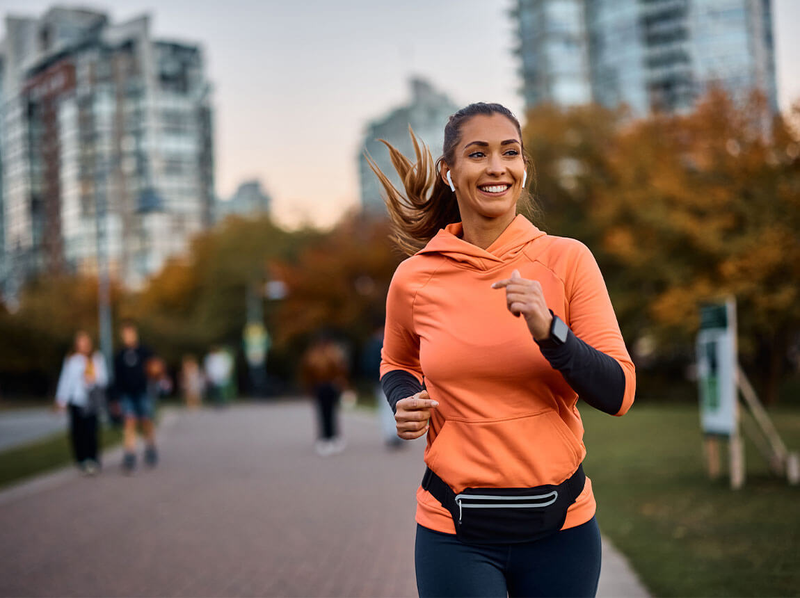 nő &ndash; fut&oacute;edz&eacute;s