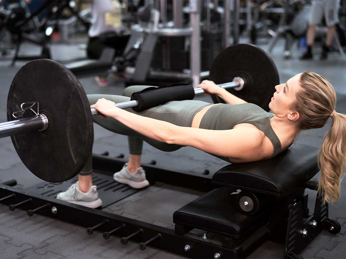 nő &ndash; erőnl&eacute;ti edz&eacute;s