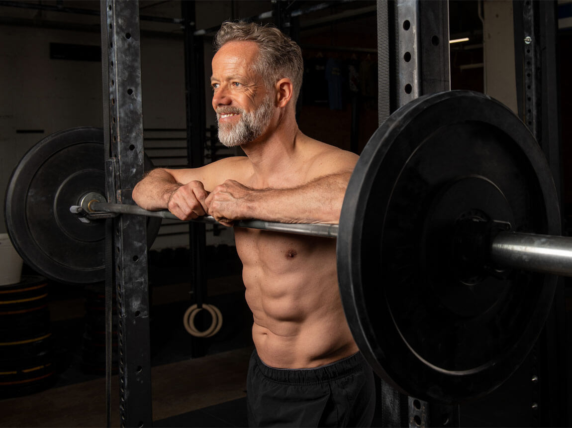 50 éves férfi – erősítő edzés, kiegészítő szedése