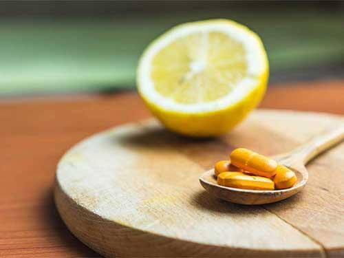 A C-vitamin és a vas felszívódása – hogyan támogatja az aszkorbinsav a vasanyagcserét